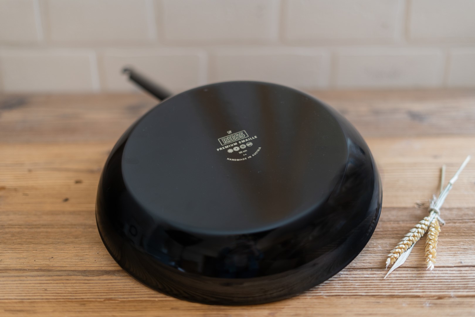 Riess große Emaille PFanne Unterseite