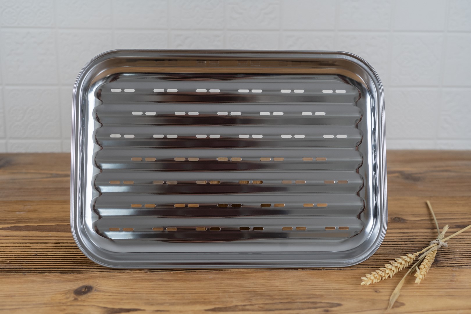 Wiederverwendbare Grillschale mit Wellboden aus Edelstahl