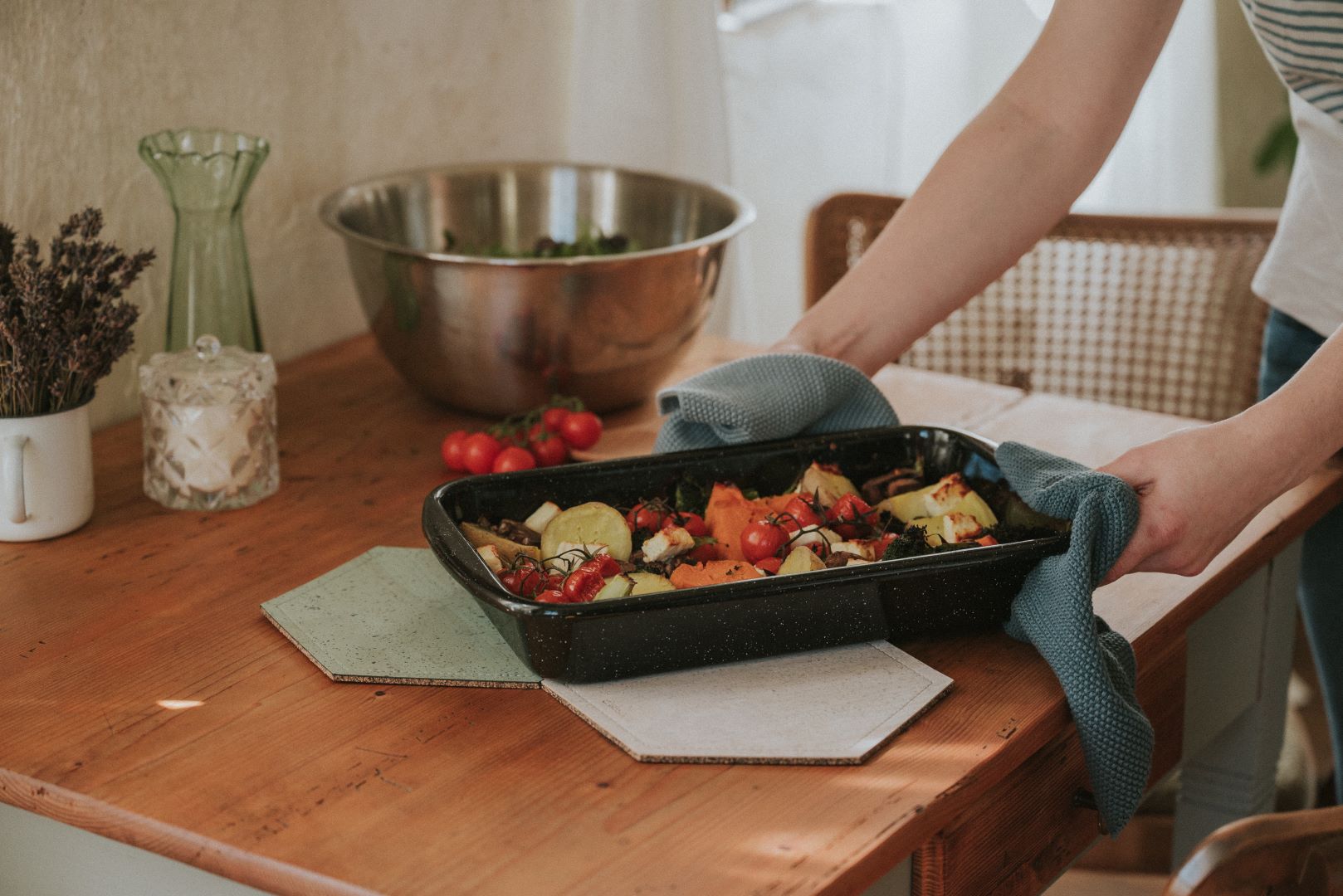 Riess schwarze Auflaufform mit Gemüse