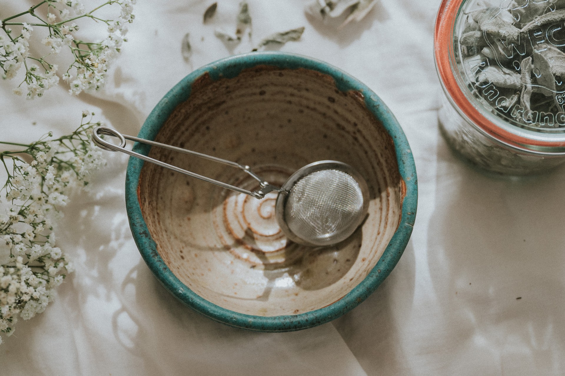 Keramikschüssel türkis mit Teesieb