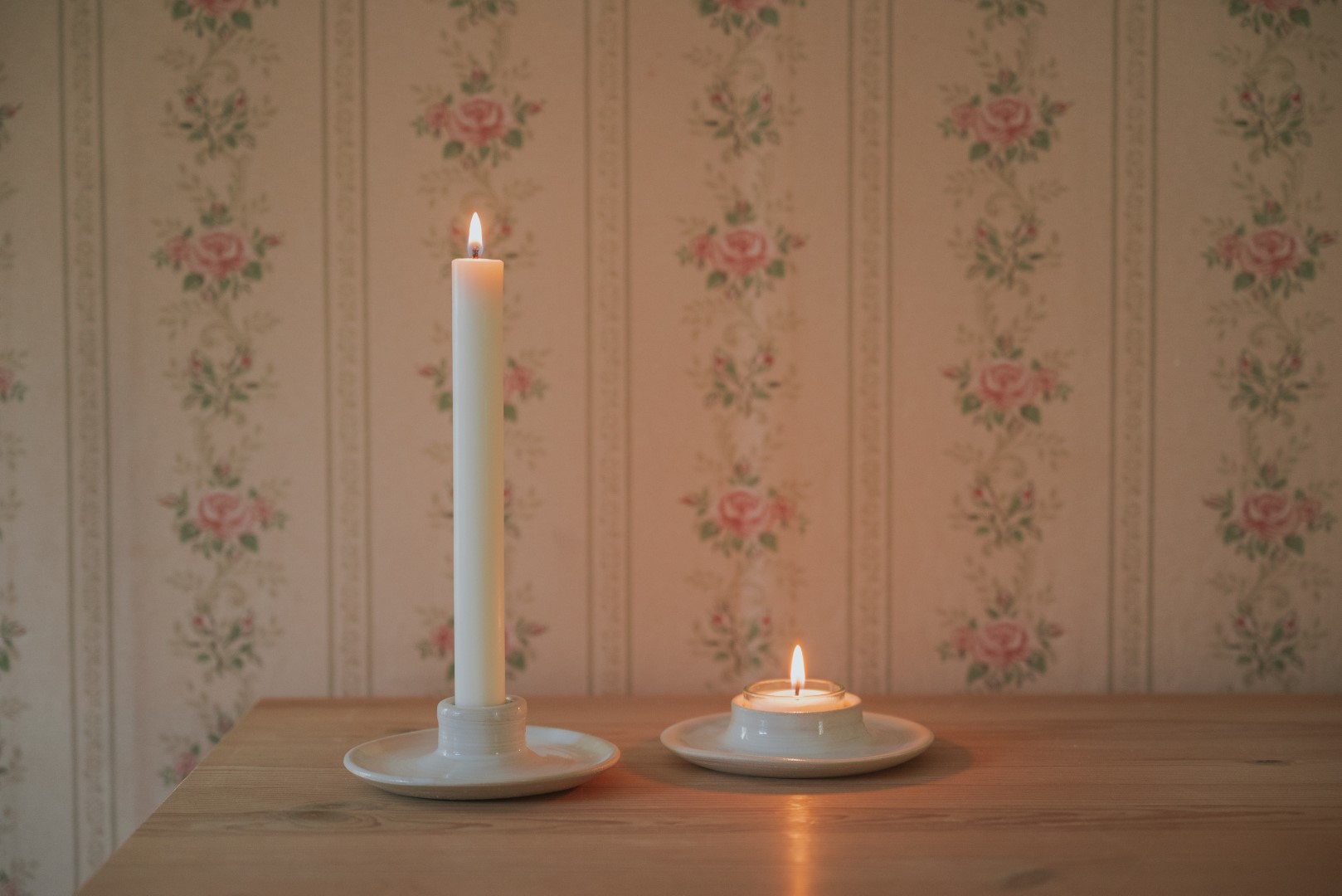 Weißer Kerzenhalter Keramik | Getöpfert | Onlineshop daheeme | Kerzenständer