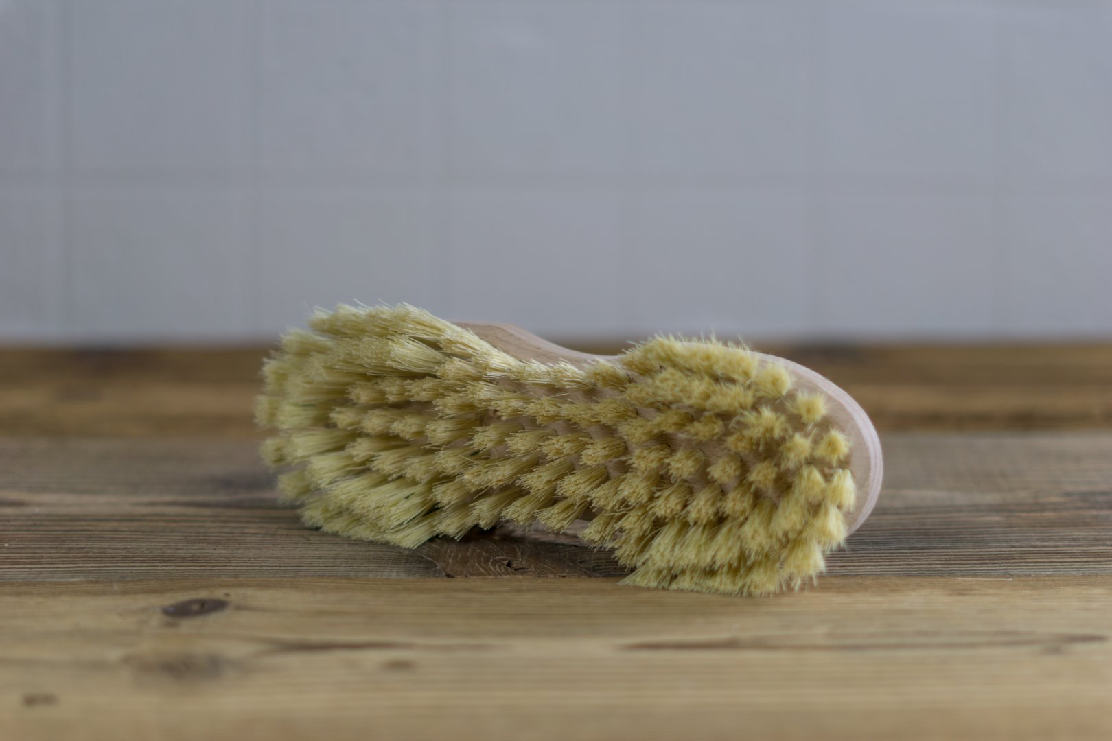 Scheuerbürste mit Bart Scheuerbürste aus Holz