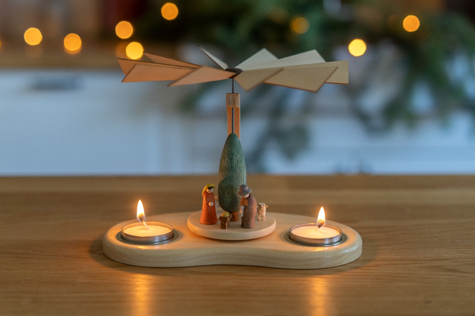 Christi Geburt Pyramide Weihnachten im Erzgebirge