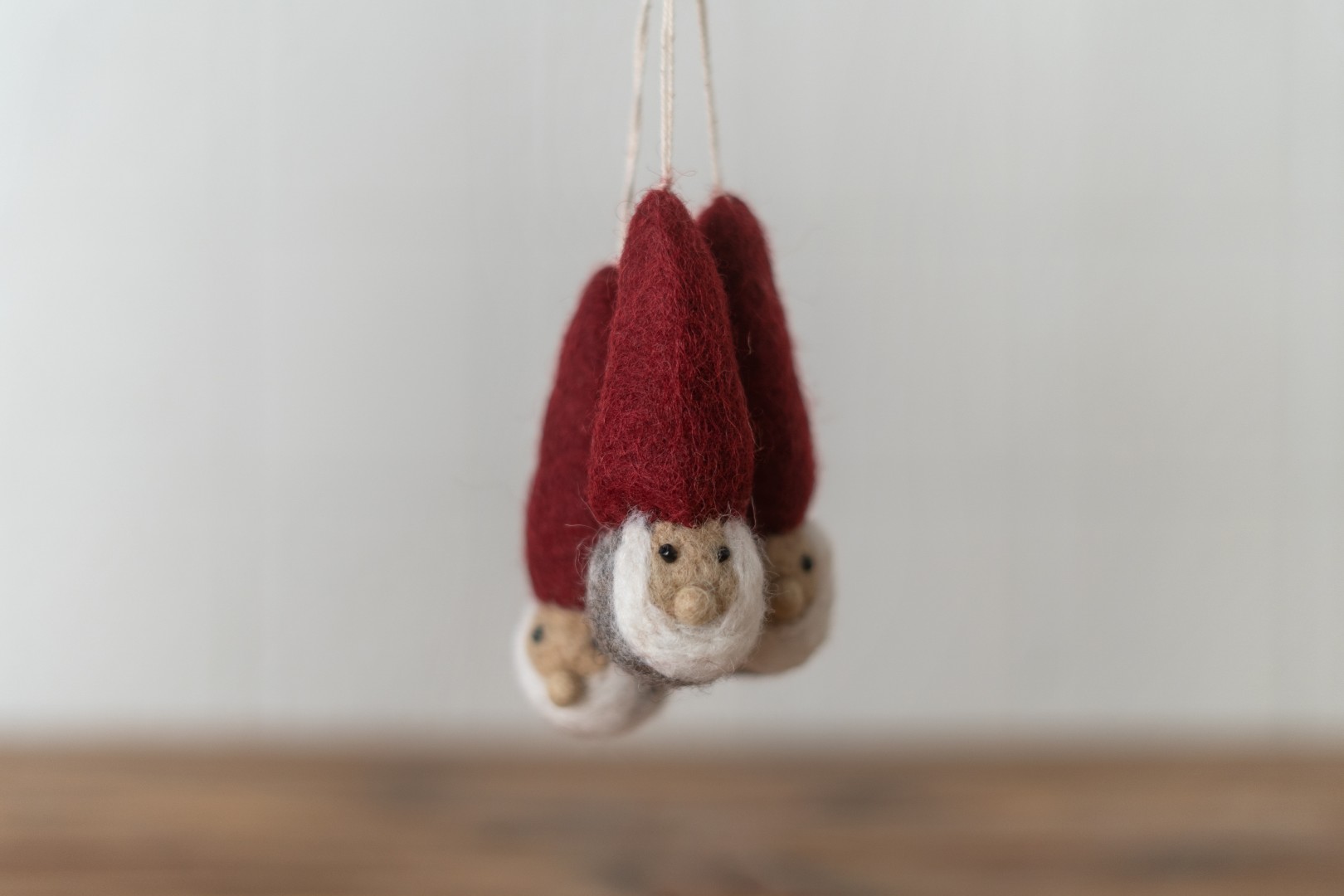 Filzanhänger für Weihnachten Gnome mit langen Mützen