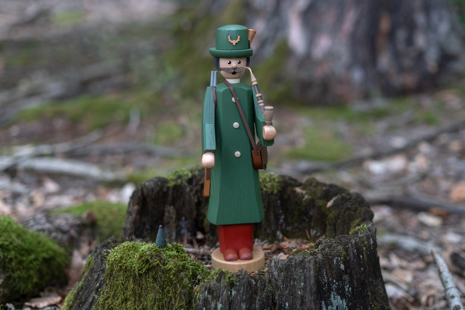 Förster Seiffener Volkskunst Räuchermännchen