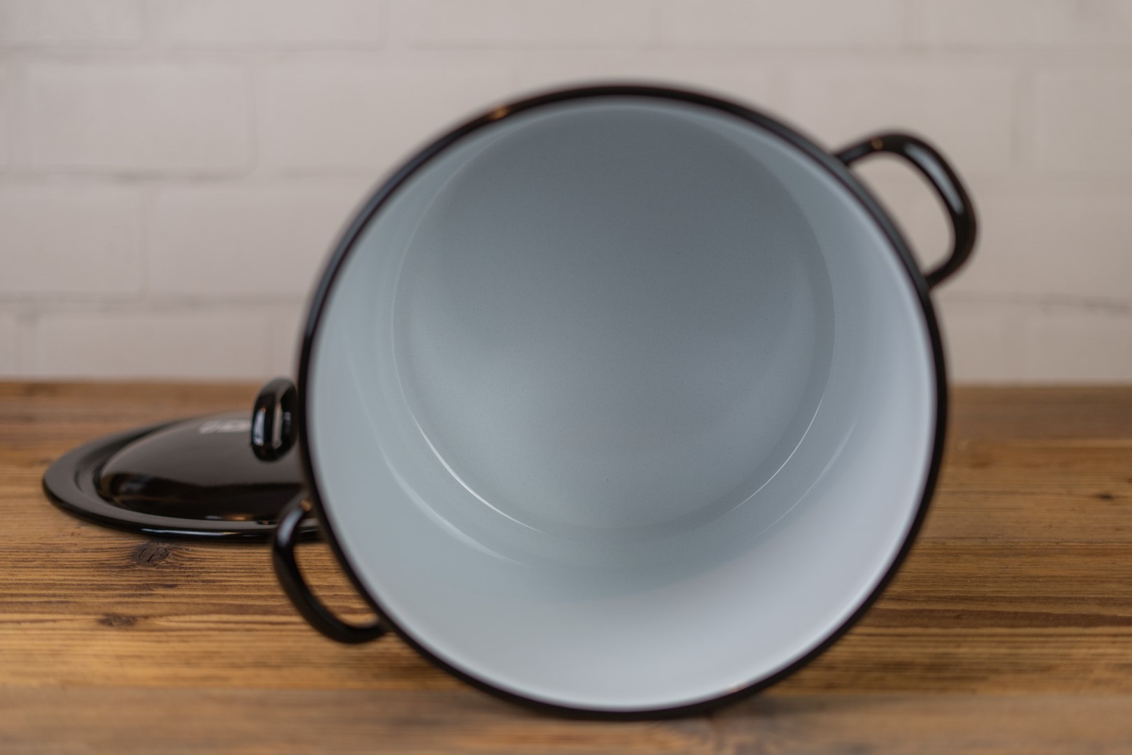 Emaille Topf schwarz weiß