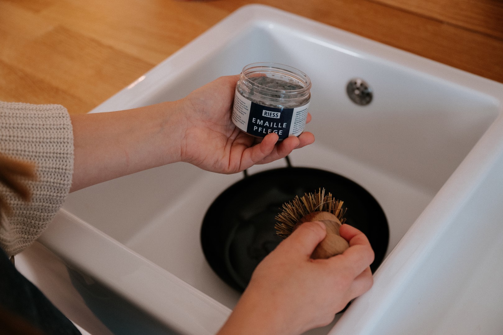 Reinigungspaste Emaillestreifen