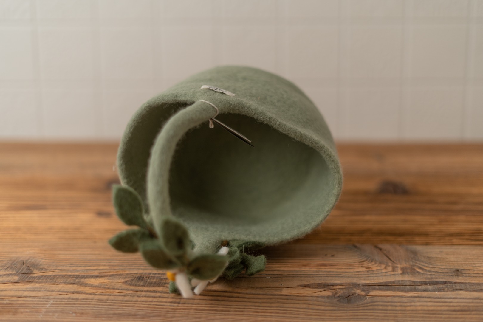 Hellgrüner Filzkorb mit Henkel