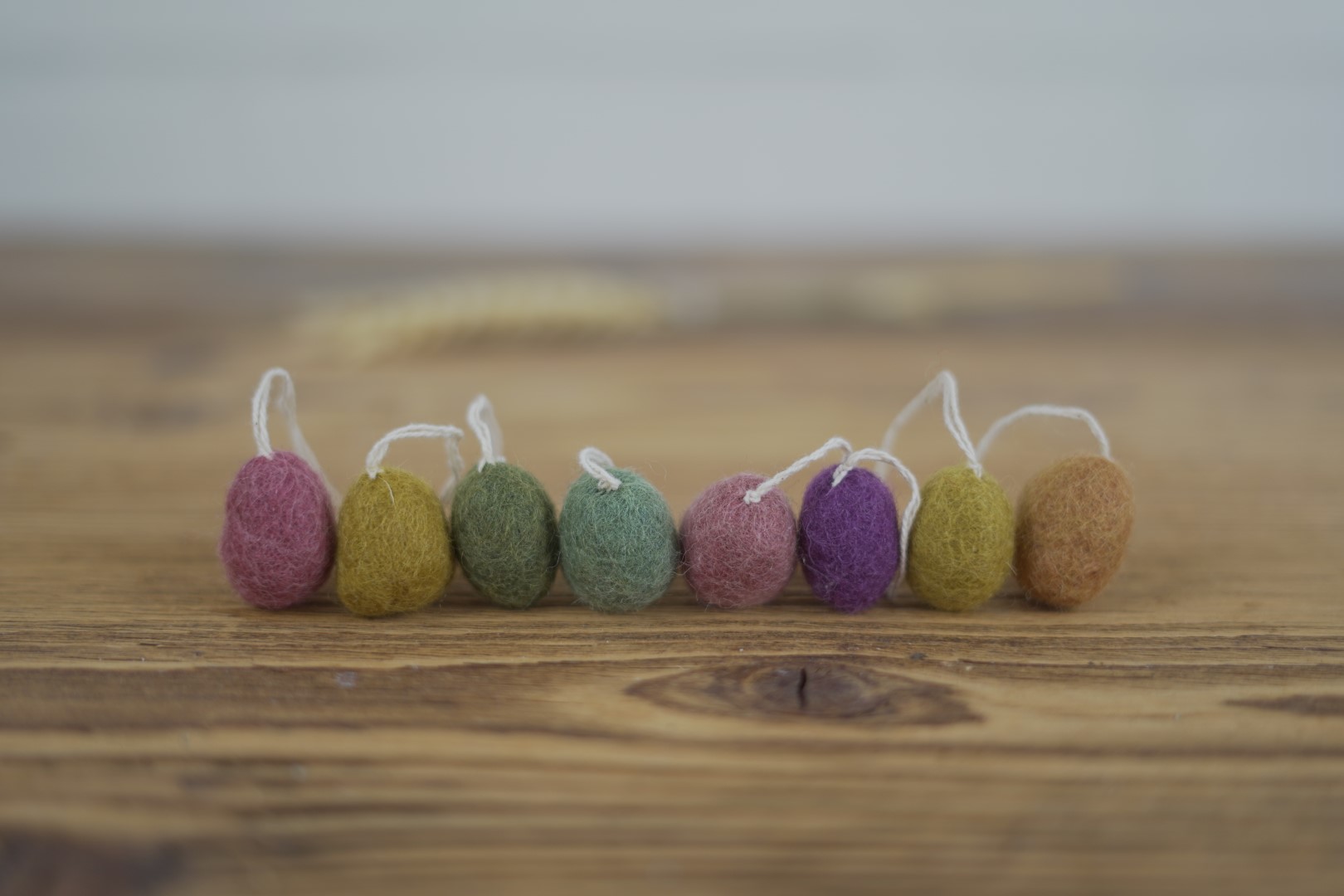 8 bunte Ostereier aus Filz