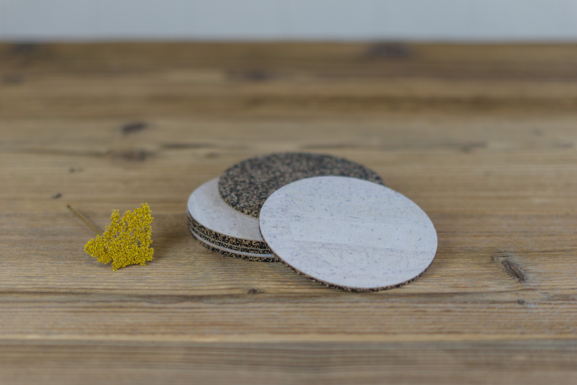 Untersetzer weiß aus Kork