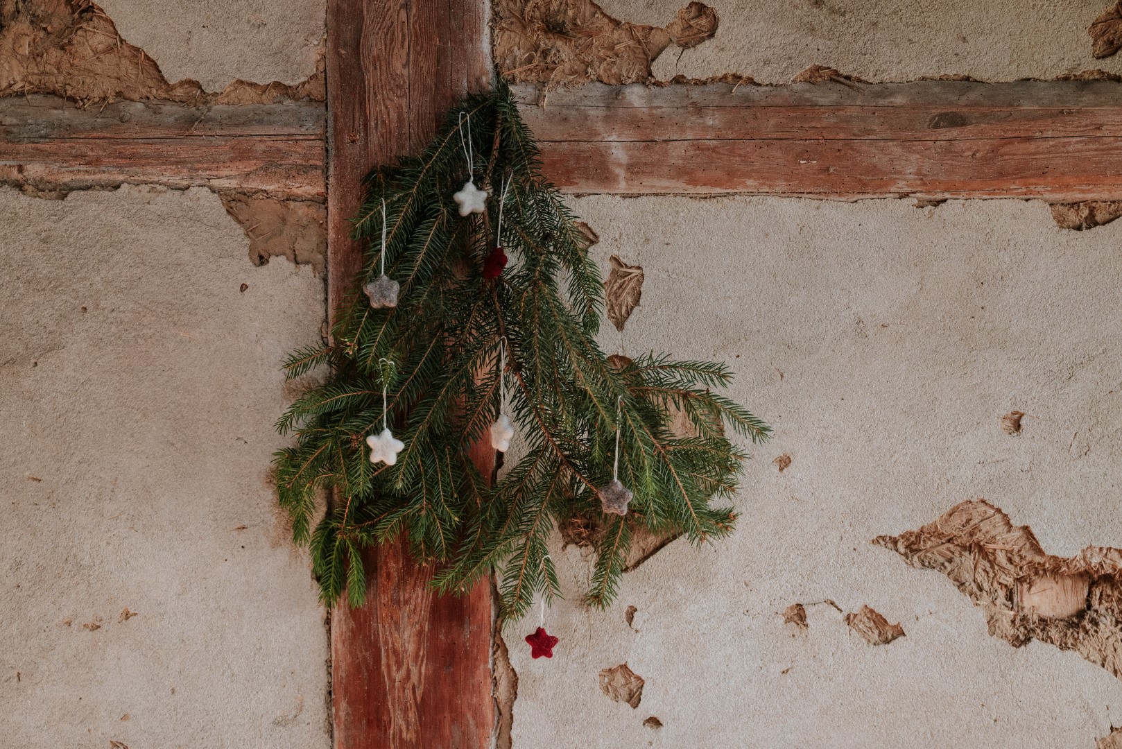 Filzsterne als Tannenschmuck
