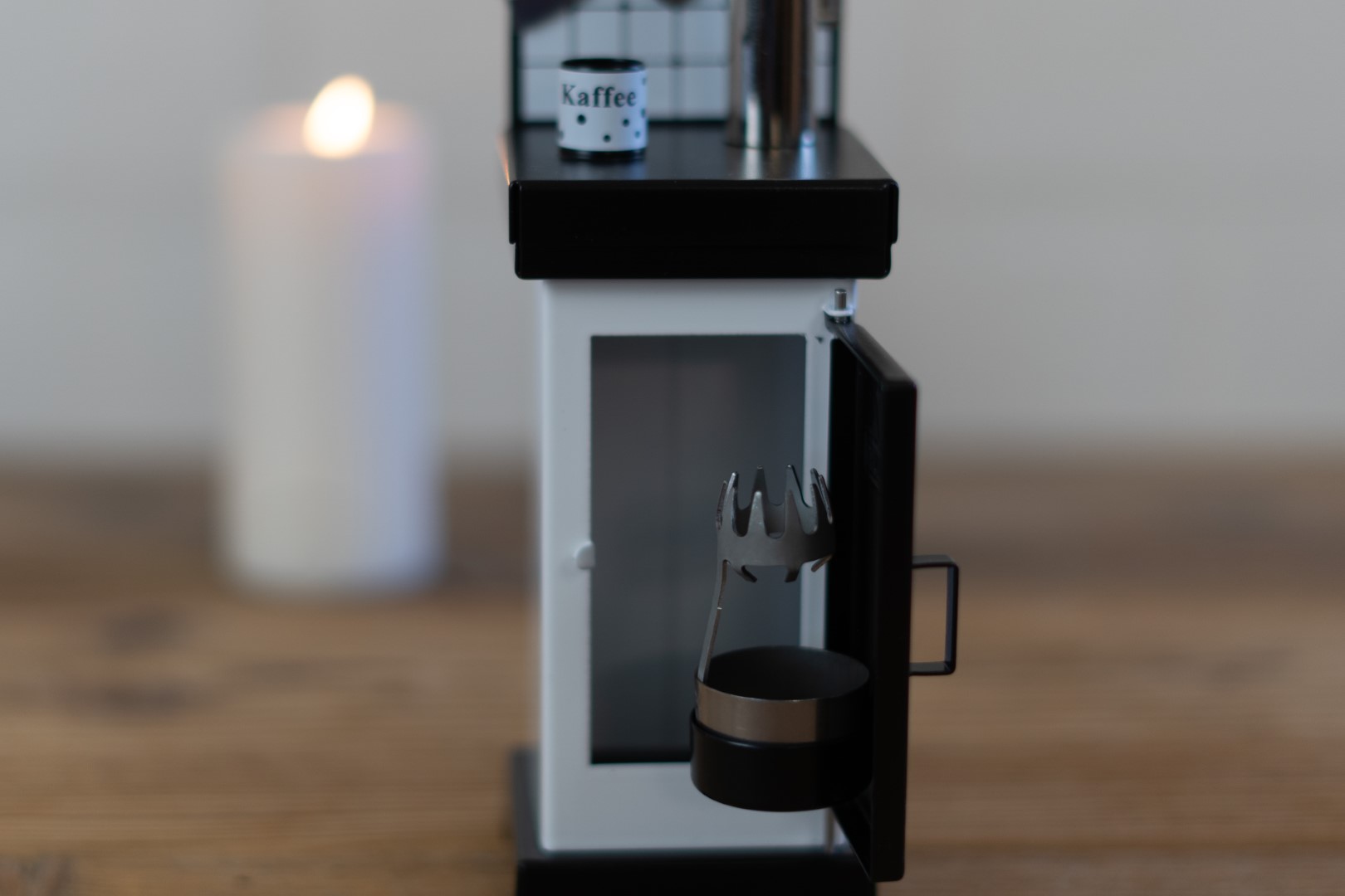 Halterung Räucherkerze im Ofen