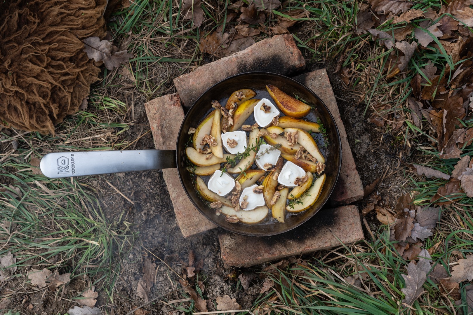 Outdoorküche: Thymian mit Ziegenkäse
