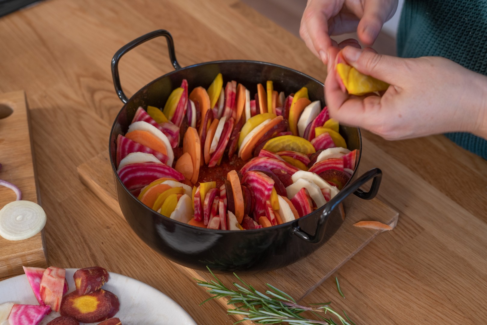 Buntes Gemüse aus dem Ofen mit Ringelbete