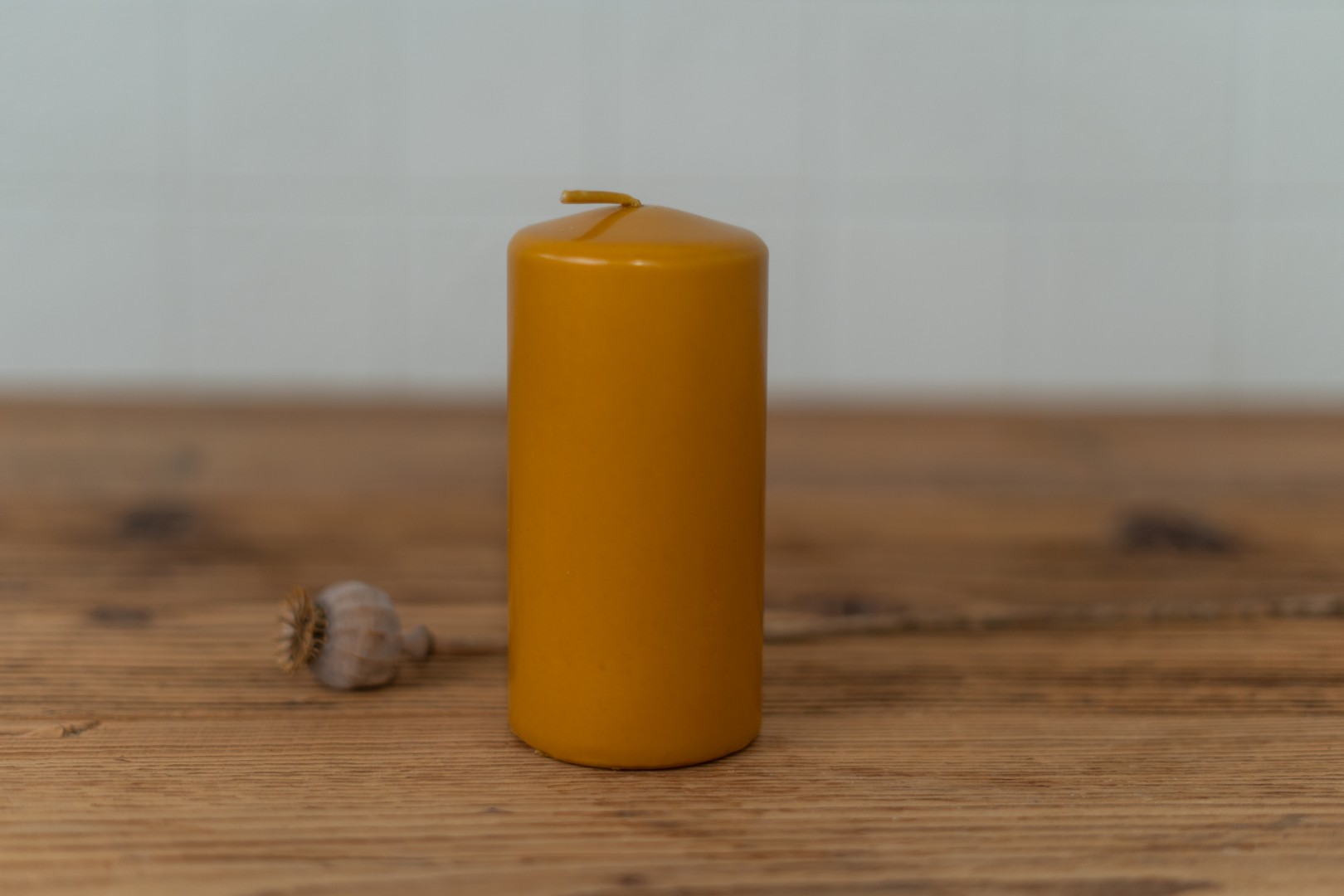 Gelbe Kerze Bienenwachsüberzug