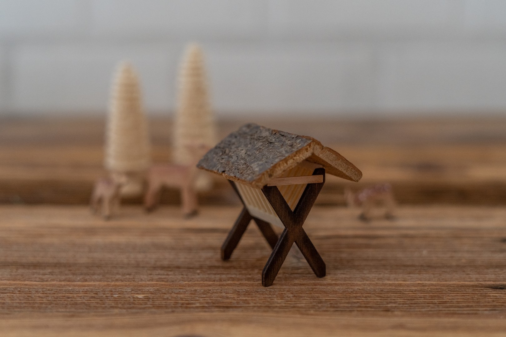 Weihnachtsdeko Futterkrippe miniatur Theo Lorenz