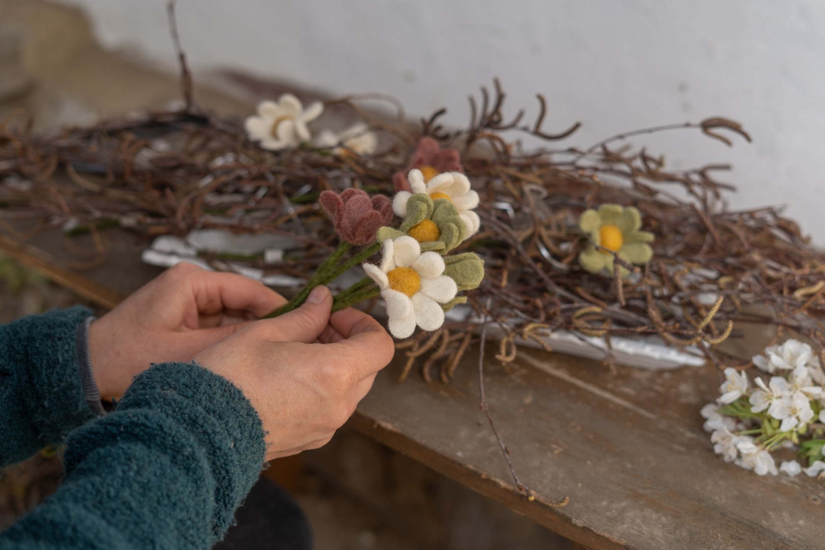 Blumengesteck Filzblüte Anemone verschiedene Farben