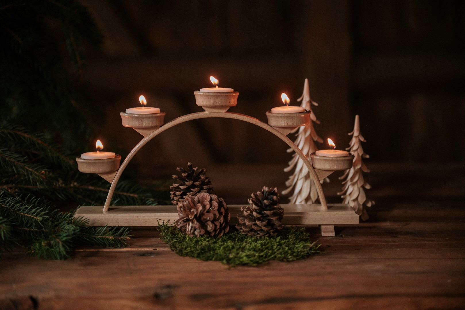 Unbestückter Schwibbogen für 5 Teelichter. 